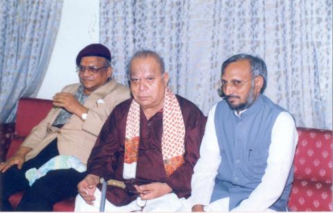 साहित्यिक शिवाजी सावंत, कविवर्य सुरेश भट व शाहीर सुरेशकुमार वैराळकर